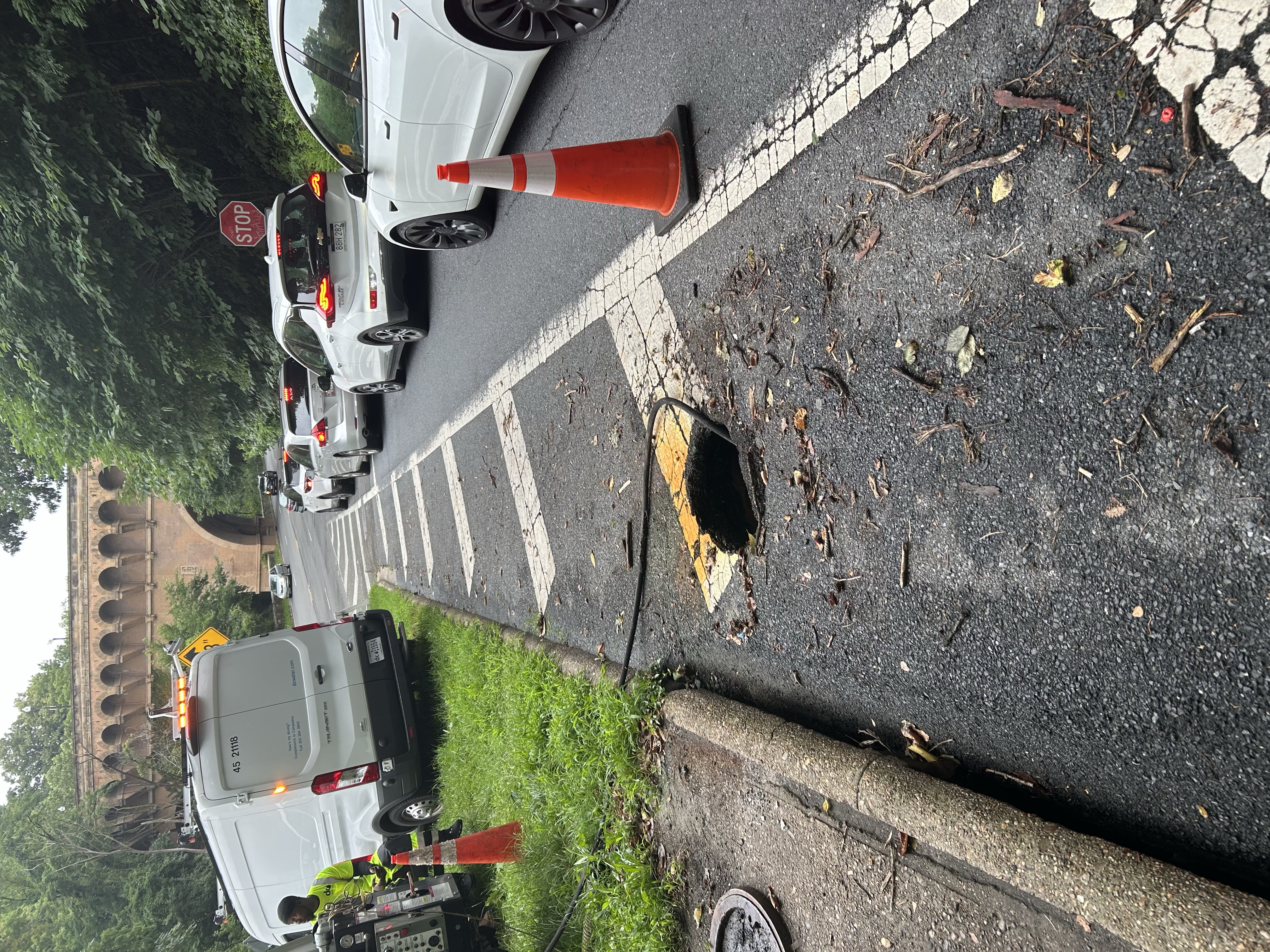 picutre of sinkhole on shoulder of ramp