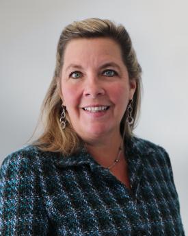 Carolyn  MacKool