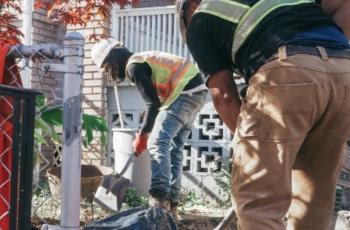 Photo of LFDC workers digging